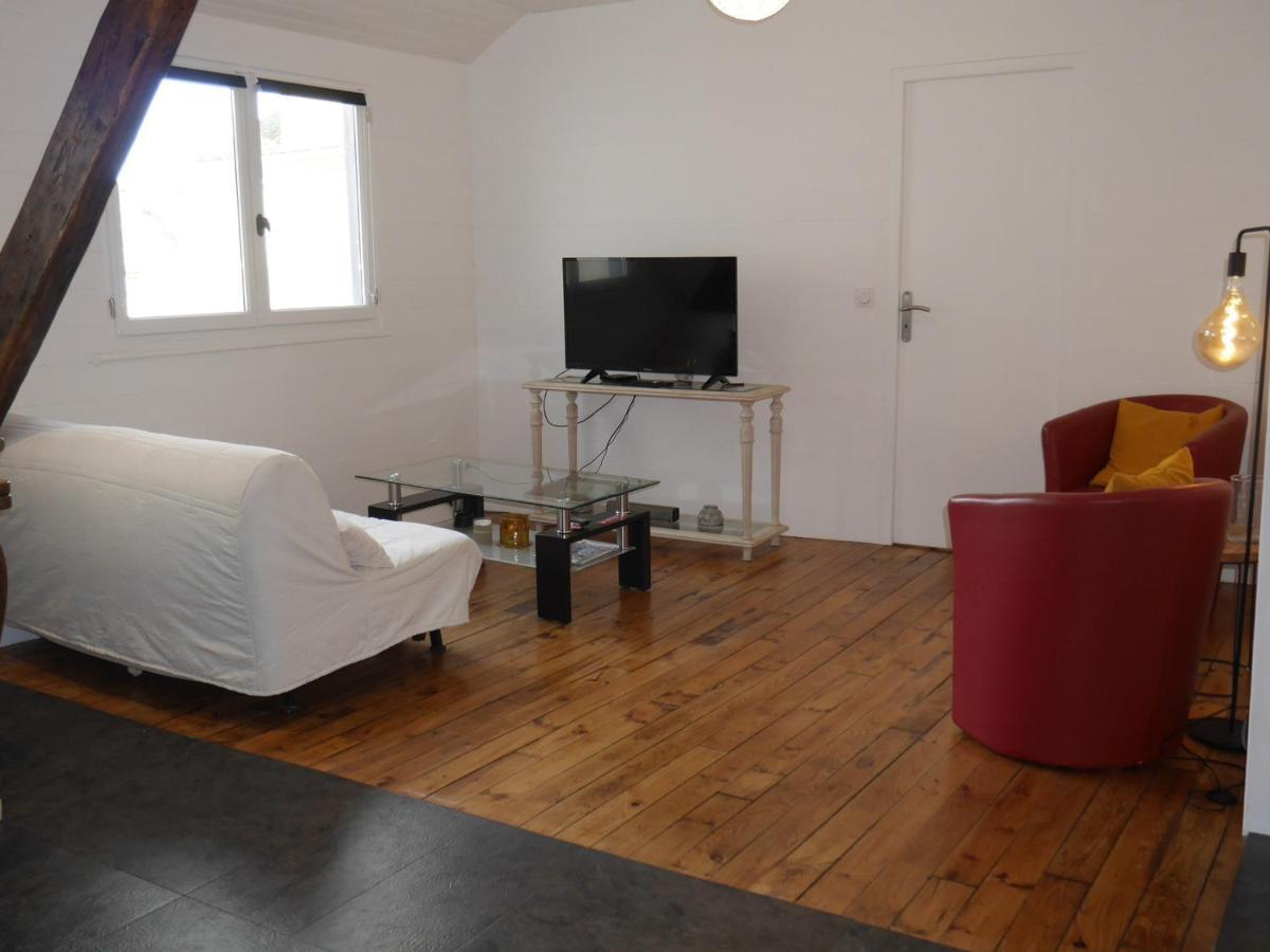 Renove Au Centre Du Palais, Proche Et Commodites - Fr-1-418-226 * Le Palais