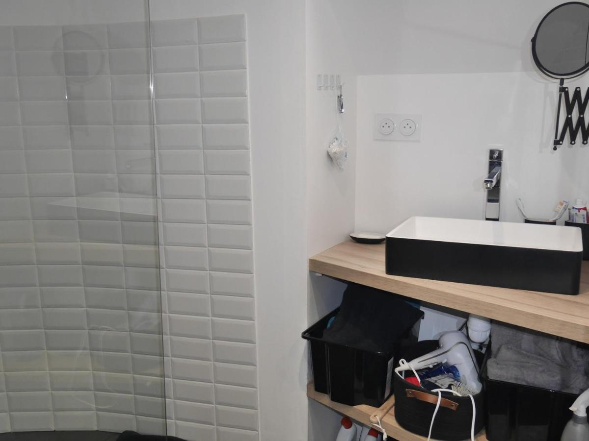 Renove Au Centre Du Palais, Proche Et Commodites - Fr-1-418-226 Apartment Le Palais